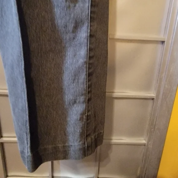 Larry Levine stretch size 8 black jeans - Picture 6 of 11